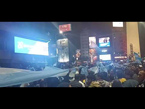 Festejos del pase a la final, avenida corrientes y nueve de julio