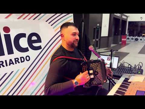 Live- “Cumbiacito” (Lamano D.) Nicandro Iannacone Campione del Mondo di Organetto