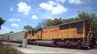 preview picture of video 'CSX & Union Pacific Pull 90 Auto Rack Cars'