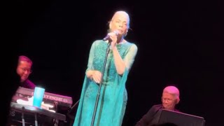 Download lagu Say You Love Me - Patti Austin (live) Manila 2025 mp3