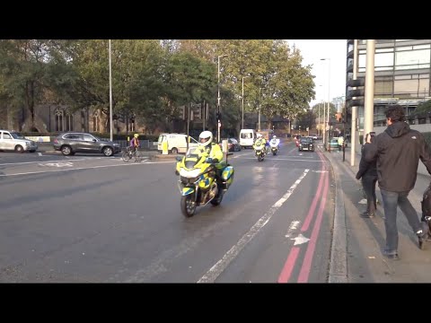 4x Metropolitan Police BMW Bikes Responding
