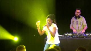 Coely - Ain't Chasing Pavements, Melkweg 15-04-2017