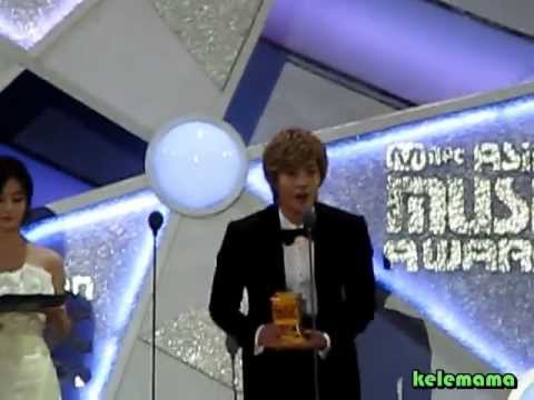 [Fancam] Hyun Joong at 2011MAMA - Best Male Solo Artist Award Winning Speech
