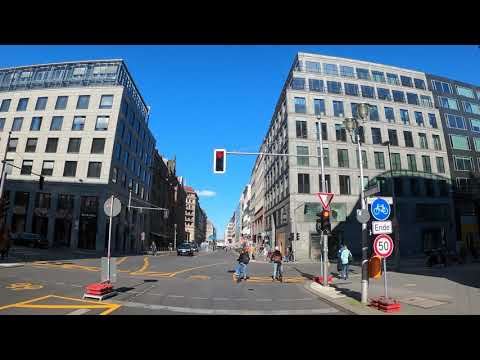 Autofreie Friedrichstraße gesperrt für Autos. 4K