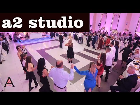 Xhaxhai ne valle  -Kolazh jugu