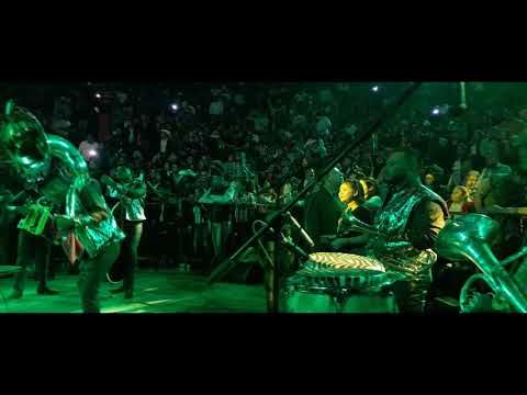El Komander - ¨Cuernito Armani (En Vivo) Desde El Palenque - Twiins Music group 2019