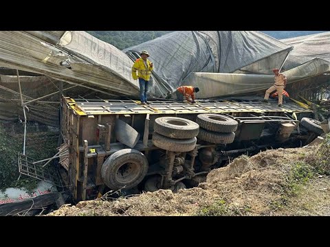 TOP 20 EXTREME IDIOTS DANGEROUS TRUCK & CAR FAILS 2024 _ Ultimate Idiots At Work Fails _TOP CRASHING