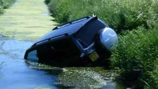 preview picture of video '4x4 driver had a lucky escape'