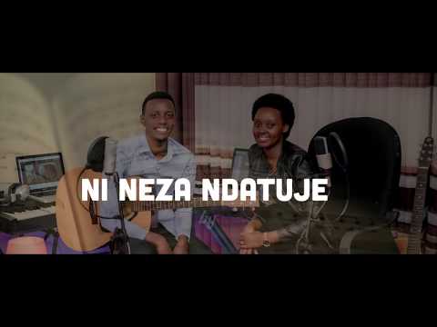 Yesu ampa amahoro 124 Gushimisha - Papi Clever & Dorcas - Video lyrics (2020)