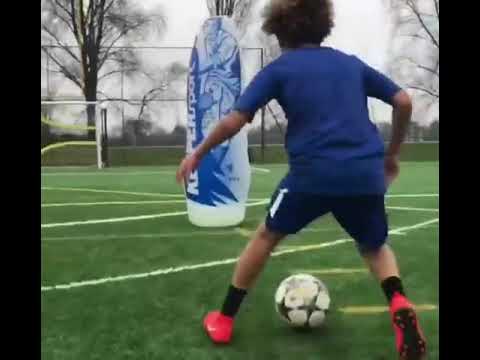 Chelsea's Highly rated U13 attacking midfielder Denim Nnamudi putting in the work💪🏾🔥🔥