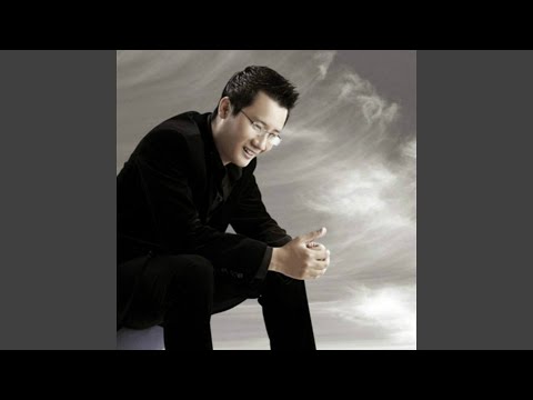 Thể hiện bởi Hoàng Bách