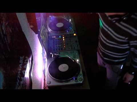 Dj Hossi - Hard vs. Core