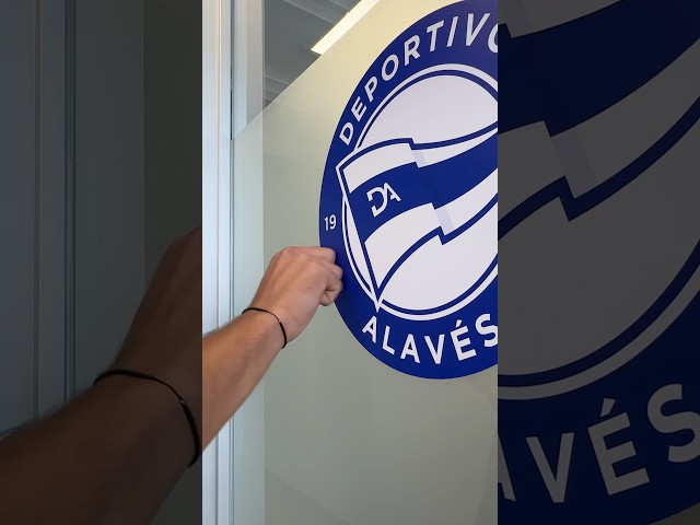 Vídeo relacionado con botella de agua del Alaves para niños personalizada con nombre y número es un bidón de aluminio liviano para fanáticos del futbol cantimplora del Alaves de 600 ml con dos tapones(Alavesbidón)
