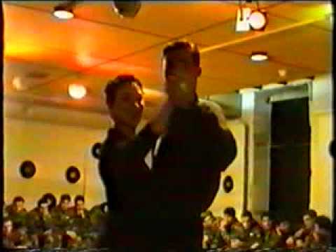 Predstavljanje Engleskog valcera na otvaranju plesne škole 1995. godine / Plesna škola ARMY DANCE