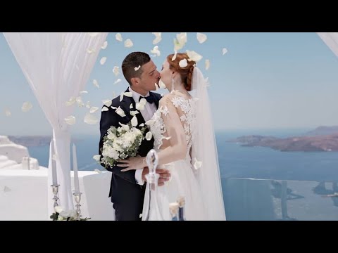 Izabela & Patrick | Our elopement in Santorini | Villa Irini