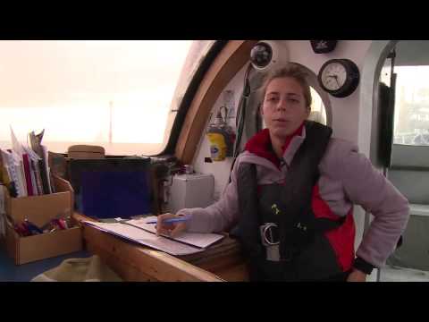 L'activité en timonerie lors d'une station de prélèvements - Tara Oceans Polar Circle - 14 août 2013