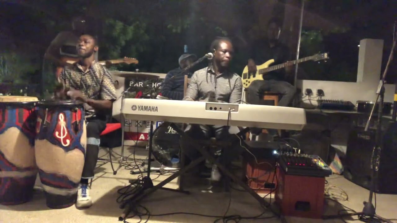 Joel Bassène et le Groupe Essoukolal - live concert au Cap Skirring