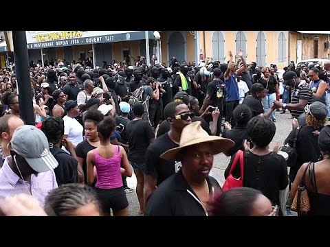 احتجاجات اقليم غويانا الفرنسي تستنفر فرانسوا هولاند