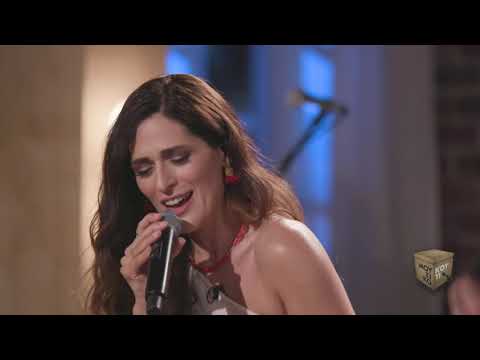 Βερόνικα Δαβάκη - "Του πόθου το αγρίμι"