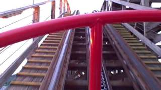 preview picture of video 'Hersheypark - Ride On Lightning Racer , front seat ride POV! Wow! Hershey Park wooden rollercoaster'