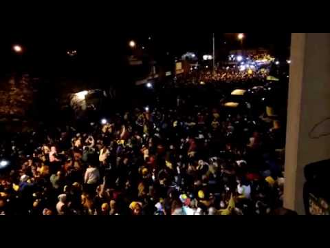 "Así llegaba el plantel de Flandria a Jáuregui - EL CIVISMO Digital" Barra: La Barra de Flandria &bull; Club: Flandria