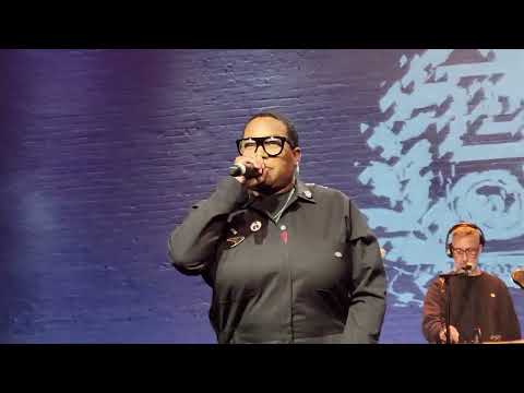 BAHAMADIA performing UKNOWHOWWEDU live in Harlem NY April 2022
