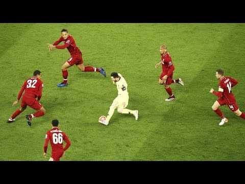 Lionel Messi Dribbling Past Everyone