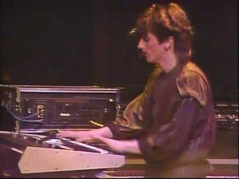 Kajagoogoo - Too Shy (Live)