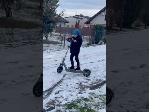 Ostre drifty na hulajnodze elektrycznej zarąbiste#drift #motus