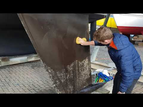 Cleaning of J92 after 1 year of Dolphin-S Foul Release