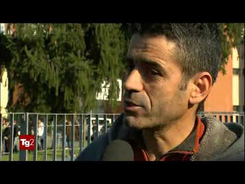 §.143/ TG2 San Donato Milanese 20 marzo 2019 autista senegalese sequestra 51 bambini (tutti salvi)