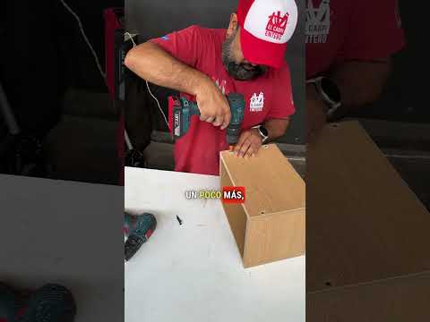 Construye su propia caja para su PC y lo hace con un material muy poco común y que no se suele ver,