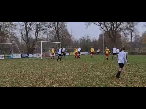 Corner ineens bij JO17-4