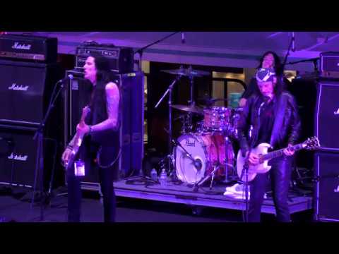 Kiss Kruise VII - "Bruce & Bob Kulick" - Domino (Live)(2017)