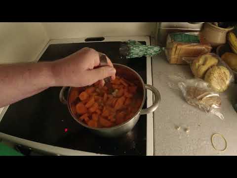 MongoTV_6883 - Mongo Madskole - Del 2 - Oksebouillonsuppe Med KØDBOLLER - Løg- Gulerødder