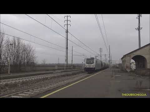 E 494 RAILPOOL CON TRAMOGGE PER CEREALI IN TRANSITO A PONTECURONE. (AL) MART.  28 - 12 - 2021.