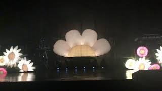 Intro + Pink - Julia Michaels live in Milan, Italy 2.10.2019