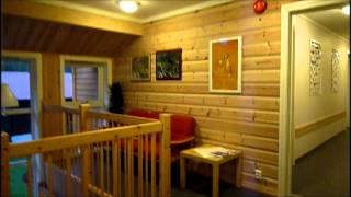 preview picture of video 'El albergue de Flåm, una casa de madera en mitad del campo'