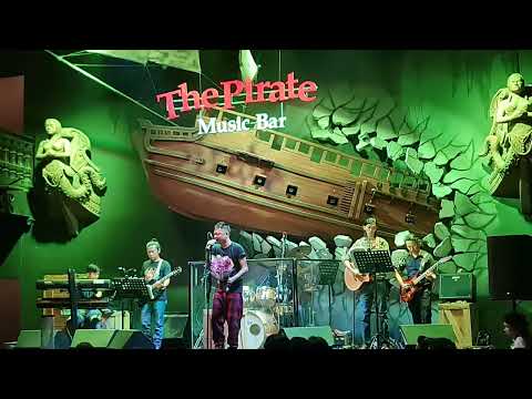 အများကြီးပေးသူ ဘာမှမရခဲ့သူ (ဝေလ)