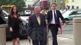 Juez no retirará cargos contra el senador Bob Menéndez