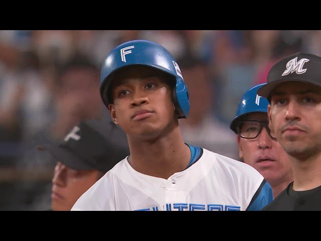 【8回裏】貴重な追加点!! ファイターズ・万波中正 レフト方向へのタイムリーヒット!!  2024年10月14日 北海道日本ハムファイターズ 対 千葉ロッテマリーンズ