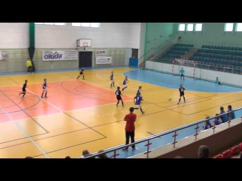 08.12.2013  Mikołajkowy Turniej Halowy w Siemiatyczach - skrót ze spotkania  21300r