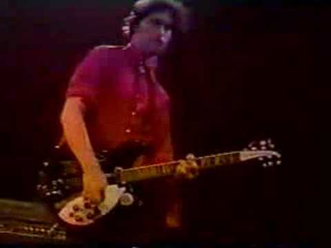 Videoclip de Second Guessing (Live) — R.E.M.