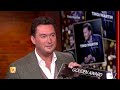 Een gouden verrassing voor Tino Martin - RTL BOULEVARD