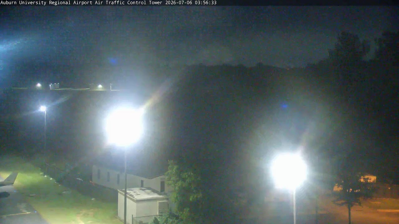 Live webcam view of Construcción Torre de Control de Auburn