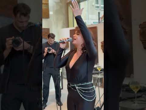 Total Eclipse of the Heart Turn Around - Veres Mónika Nika