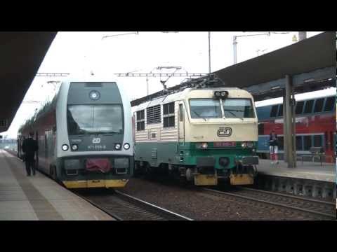 Banán 151.016 sa rozbieha zo stanice Ostrava-Svinov na Ex 145 Landek