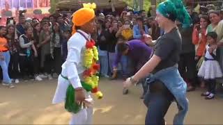 Foreign country girl play dance in India  ( suraj 