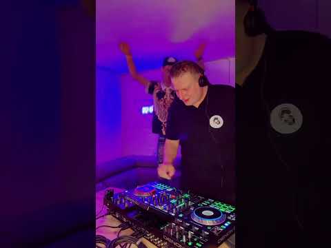 DJ ELVIS PRESSENTING  LIVE SET DJELVIS&DJZ@L@