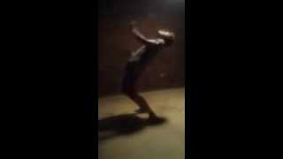 South African Guy Showing American's his crazy dance moves on "Stukkie van der Merwe" LOL